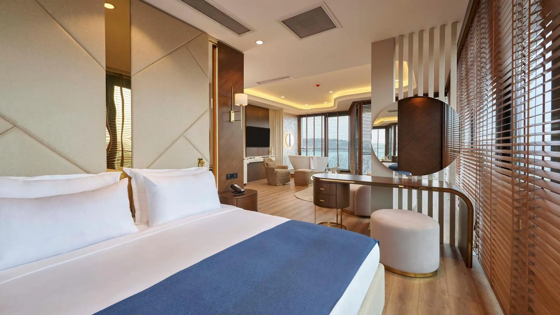 ****  Ciragan Hotel Bosphorus Istanbul Turkey