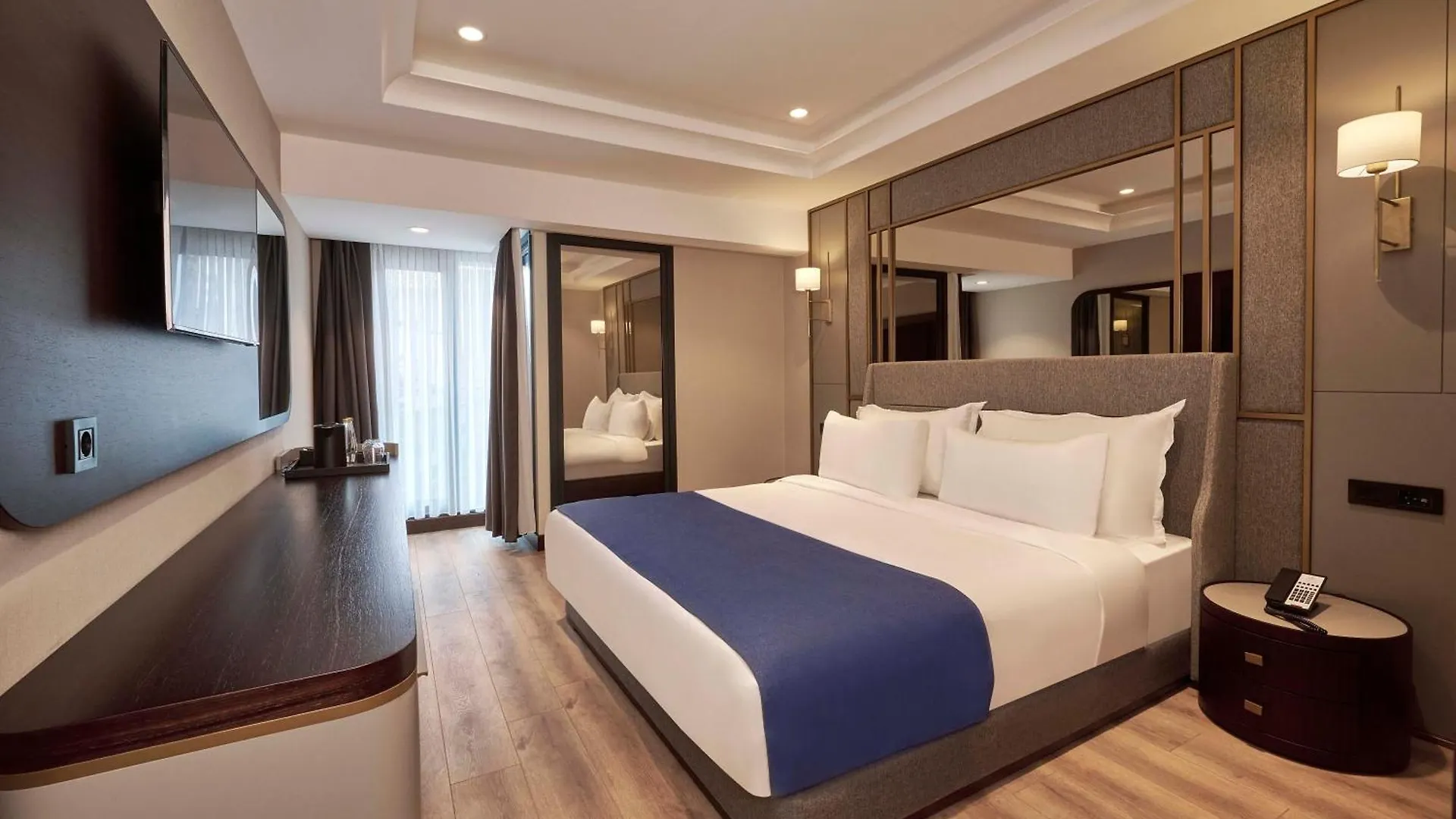 ****  Ciragan Hotel Bosphorus Istanbul Turkey